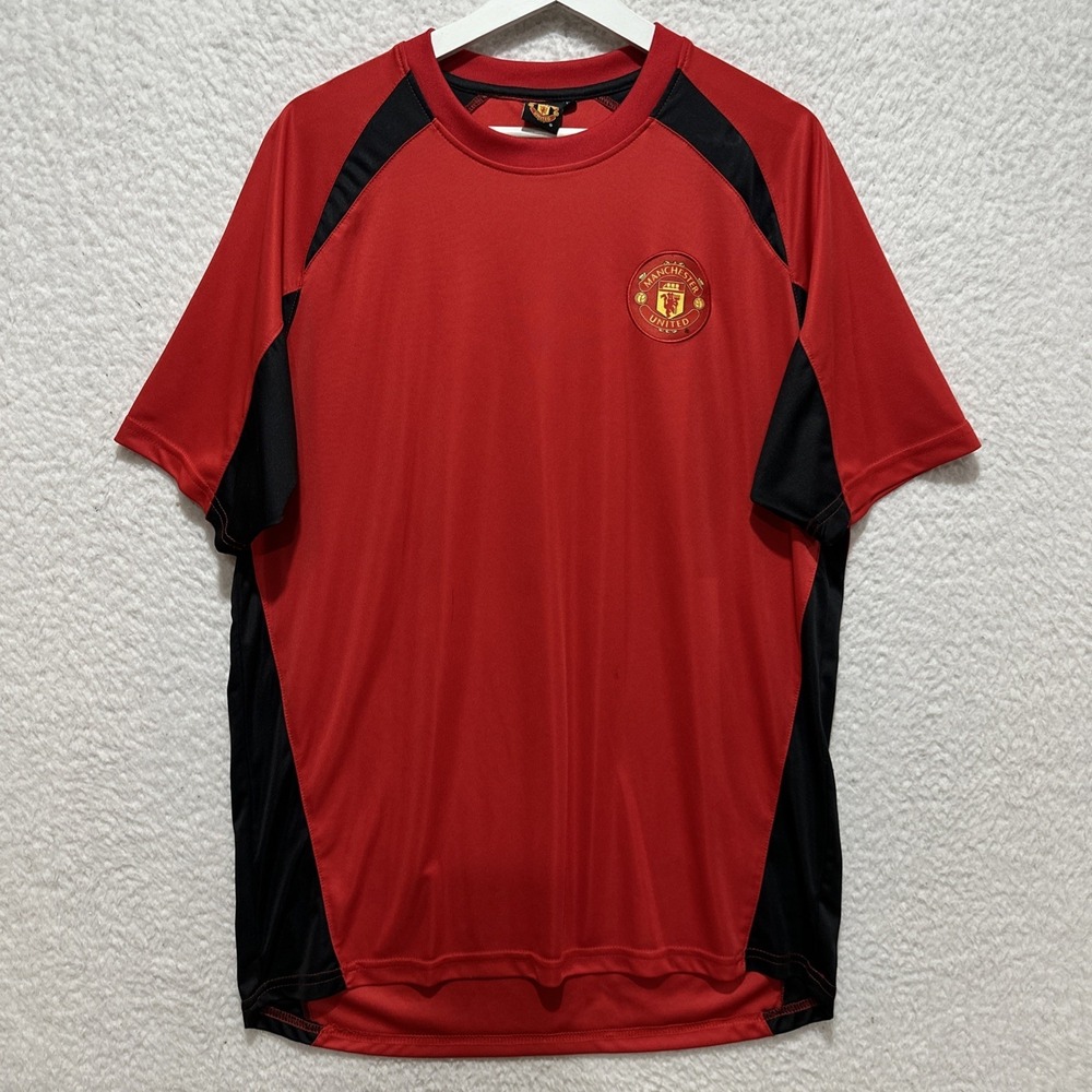 Vintage Manchester United FC Official Football Crest Panel Red T-shirt Size XL‎